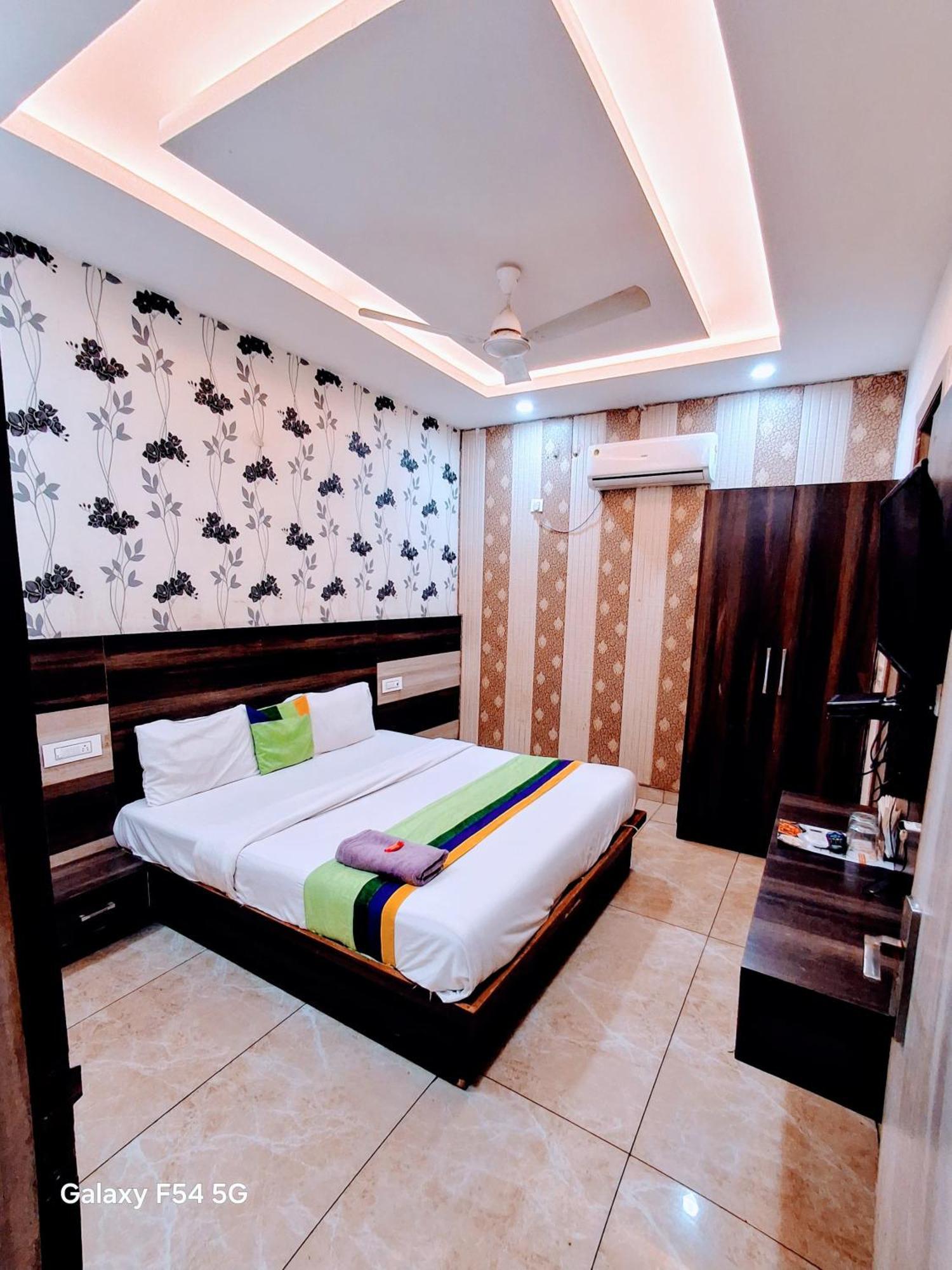 Hotel Welcome Residency Zirakpur Exterior foto